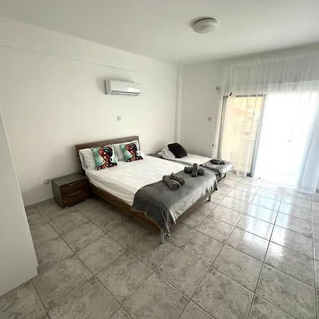Apartman Easybookcy 205 *